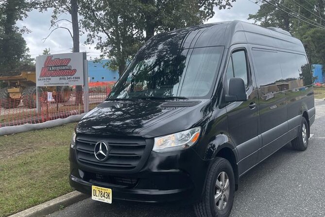 LGA/Manhattan Airport Transfer in Luxury Van-One Way Transfer. - Accessibility and Participation