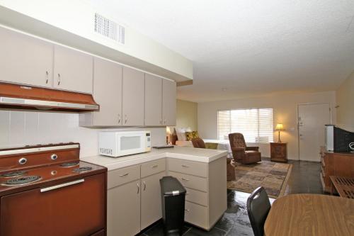 Lido Palms Resort & Spa - Guest Experience and Reviews