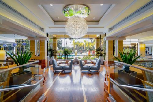 Long Beach Marriott - Dining and Cuisine