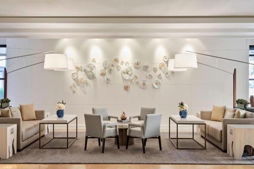 Los Angeles Marriott Burbank Airport - Amenities Offered