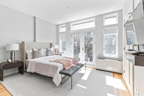 Luxe Studio W Juliet Balcony in Upper East - Accommodation Features