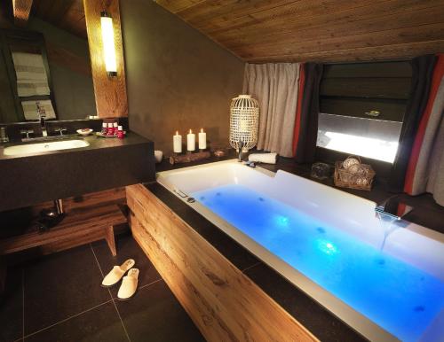 M De Megève - Amenities and Facilities