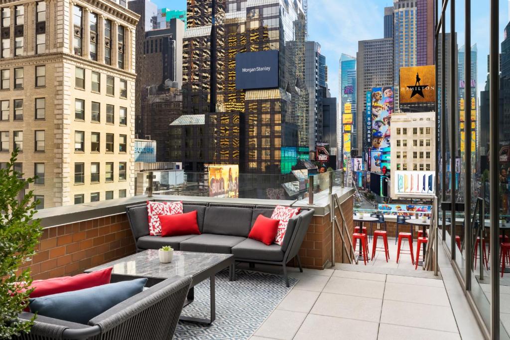 M Social Hotel Times Square New York - Amenities and Services