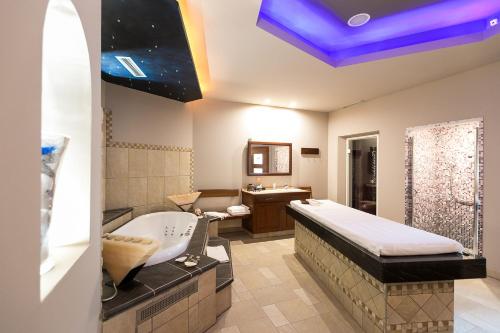Mediterranee Family Hotel & Spa - Facilities and Amenities