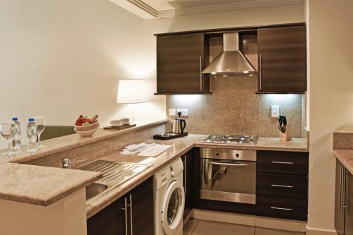 MENA ApartHotel Albarsha At The Mall - Dining and Culinary Experiences