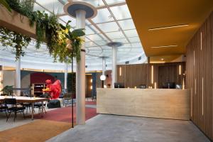 Motto By Hilton Rotterdam Blaak - Amenities and Services
