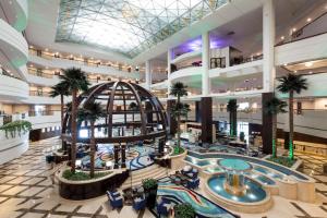 Mövenpick Grand Al Bustan - Dining Experiences