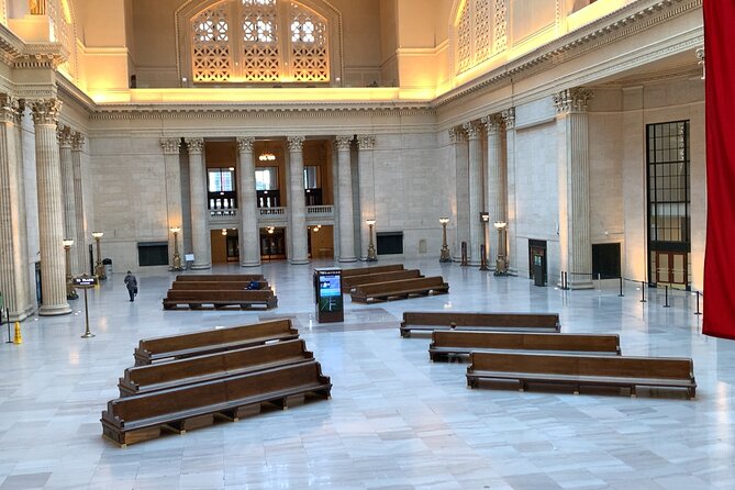 Movie Tour Through Chicagos Union Station - Navigating Union Stations Secrets
