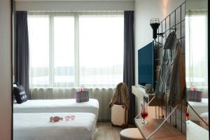 Moxy Amsterdam Schiphol Airport - The Sum Up