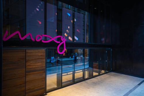 Moxy NYC Downtown - Facilities and Amenities
