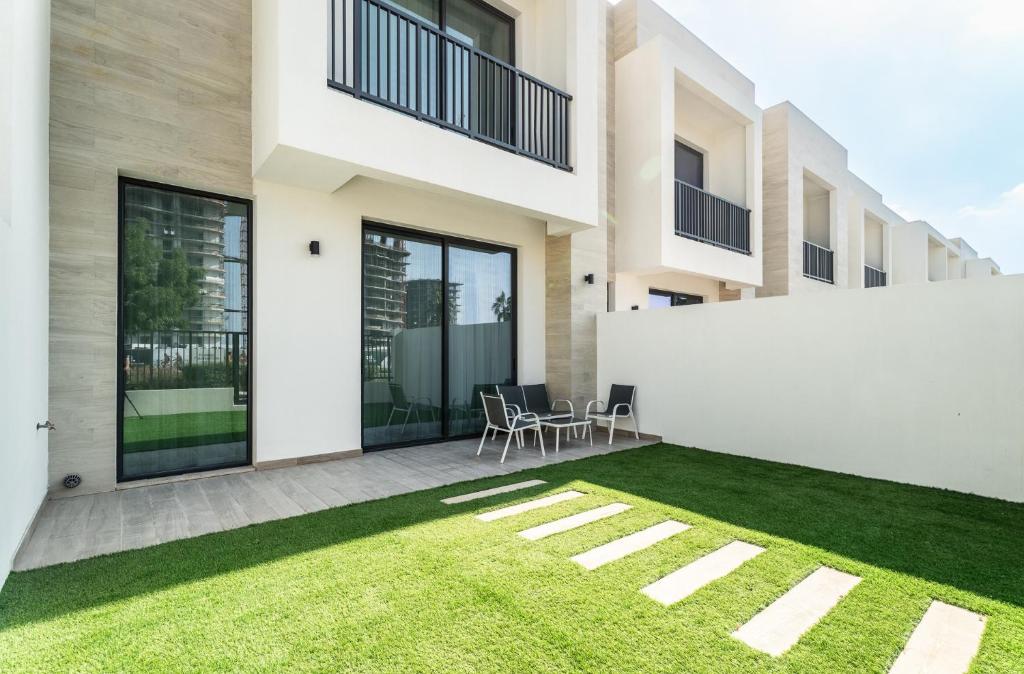 Nasma Luxury Stays – Luxurious Beachside Villa With Private Patio Review