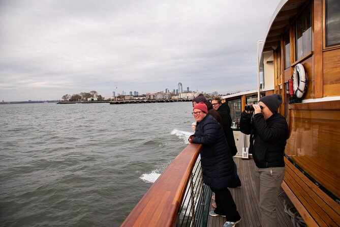 New York City Sightseeing and Seals Boat Tour - Accessibility and Participation