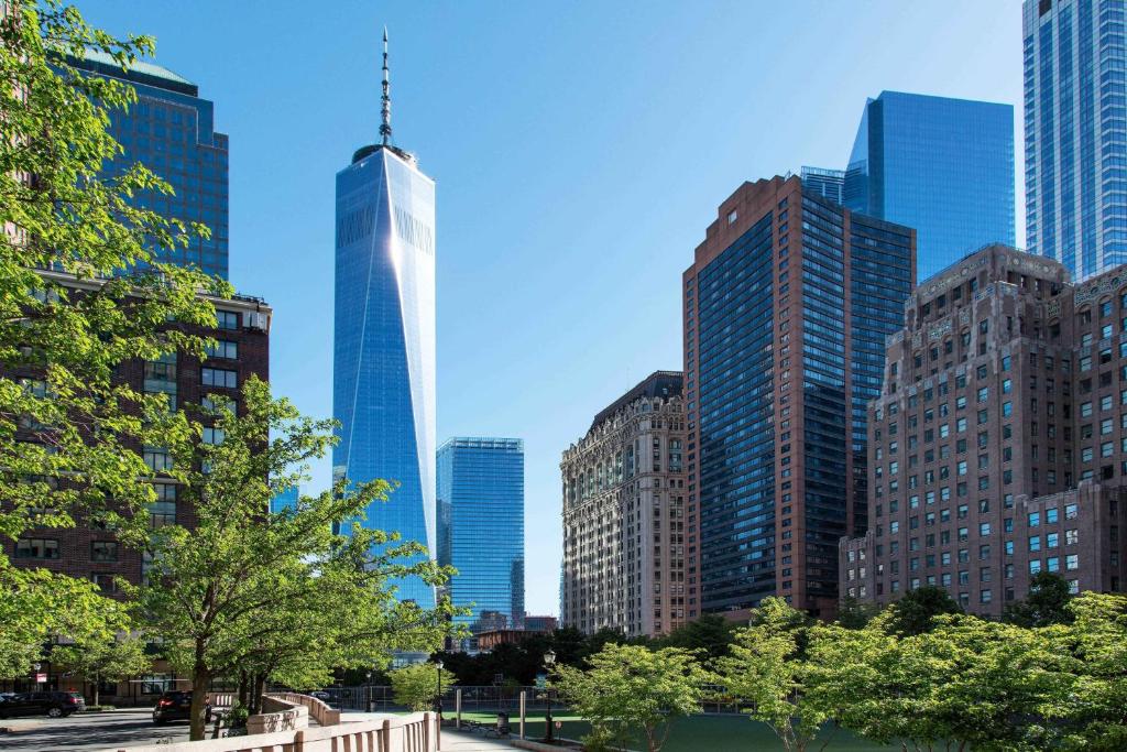 New York Marriott Downtown - Facilities and Amenities
