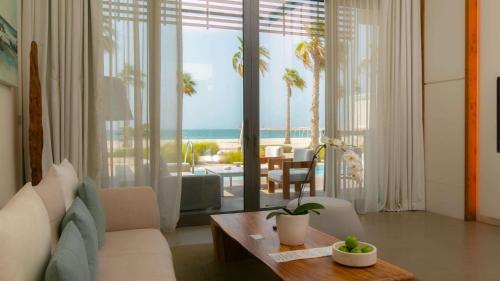 Nikki Beach Resort & Spa Dubai - Exceptional Dining Experiences