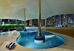 Oaks Liwa Heights Hotel Suites - Amenities and Facilities