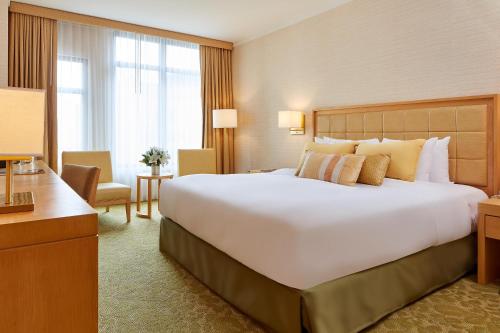 Orchard Garden Hotel - On-site Dining