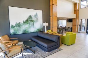 Oxford Suites Redding - Guest Experience