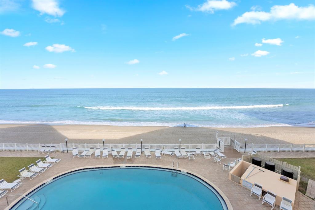 Paradise Beach Club – Oceanfront and Penthouse Review