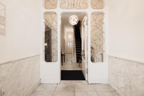 Parklane Hotel - Guest Experience and Reviews