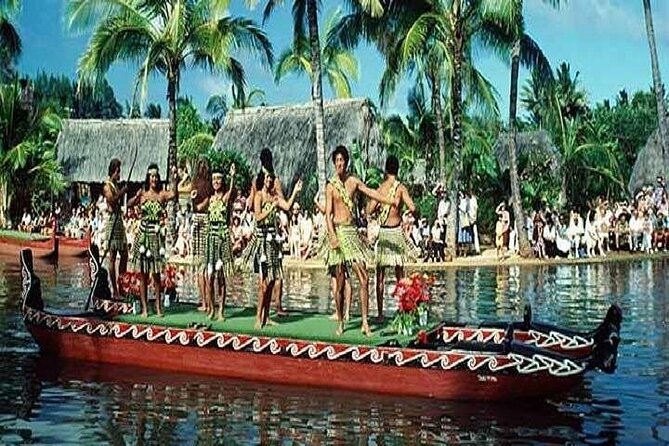 Pearl Harbor, Dole Plantation, & Polynesian Center Tour From Kona - Exploring Dole Plantation