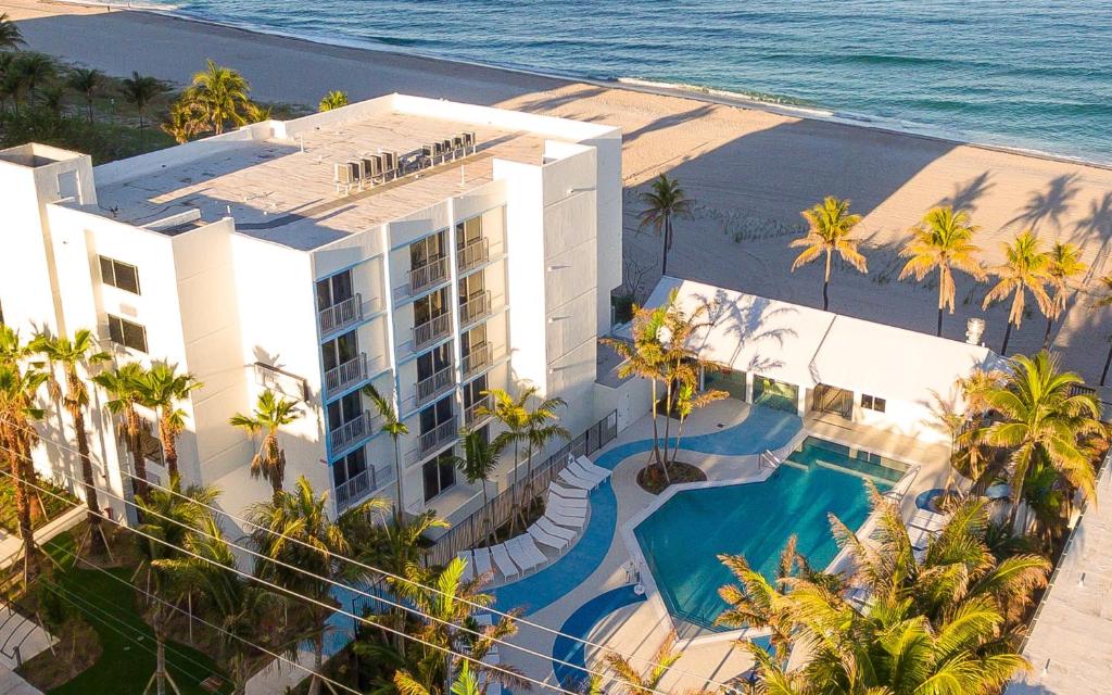 Plunge Beach Resort Review