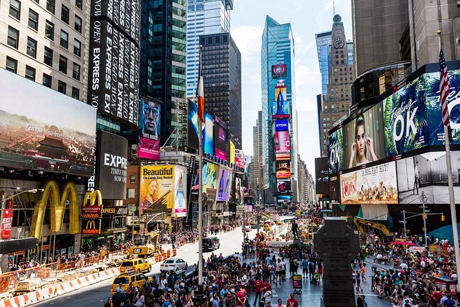 Private Midtown Times Square Walking Tour - Experiencing the Vibrant Atmosphere of Times Square