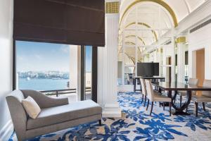 Radisson Blu Hotel, Dubai Deira Creek - Questions About Your Stay