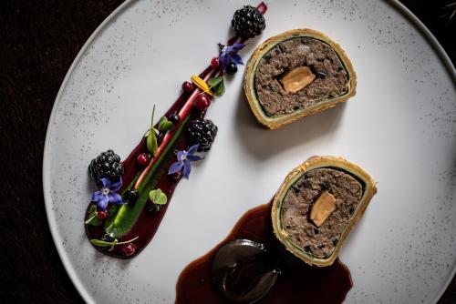 Relais and Châteaux Le Chambard - Dining at Le Chambard