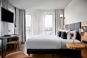 Renaissance Amsterdam Schiphol Airport Hotel - Dining and Culinary Experiences