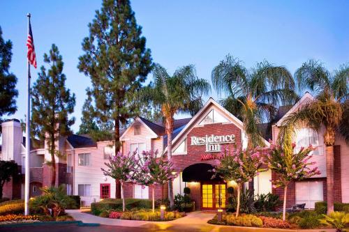 Residence Inn Bakersfield - Room Features and Amenities