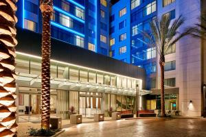 Residence Inn by Marriott at Anaheim Resort/Convention Center - Outdoor Pools and Rooftop Cabanas