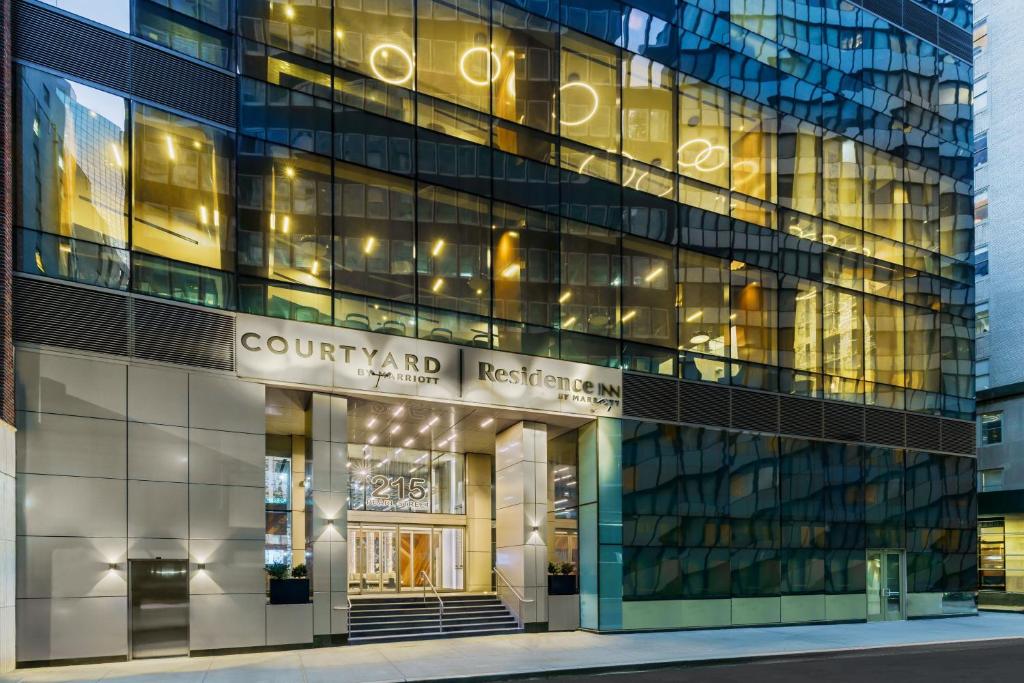 Residence Inn New York Downtown Manhattan/Financial District - Dining Options Available