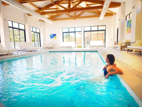 Ribiera Domain, 5-Star Hotel, SPA & Golf - Forcalquier - Dining and Services
