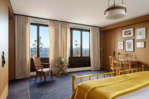 Royal Hotel - Dining Experiences
