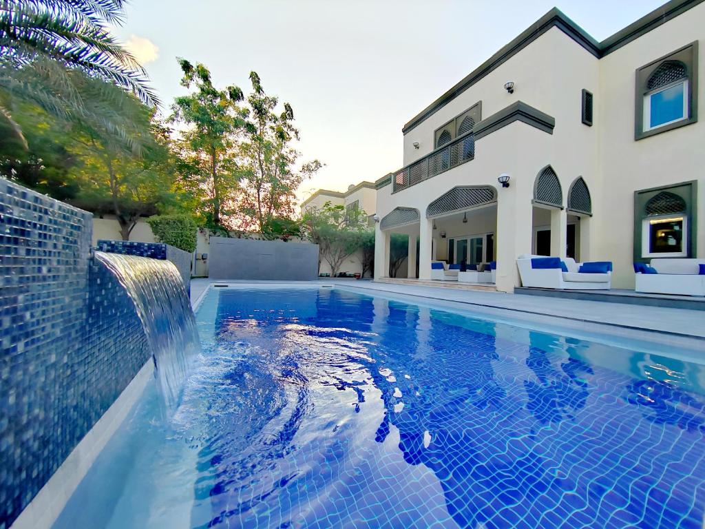 Royal Private Pool, Lux 7-Bedroom Villa on Marina Review