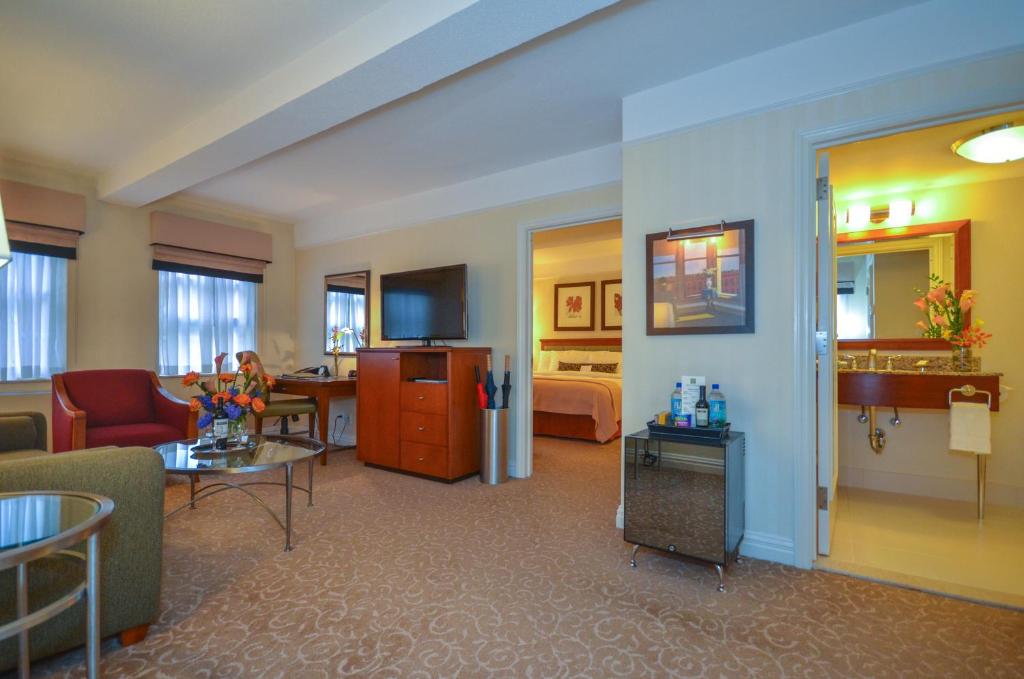 San Carlos Hotel New York - Facilities and Amenities