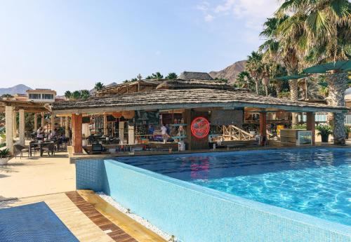 Sandy Beach Hotel & Resort - Dining Experiences