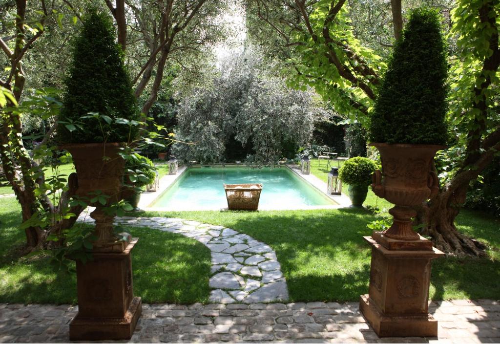 Secret Gardens Review