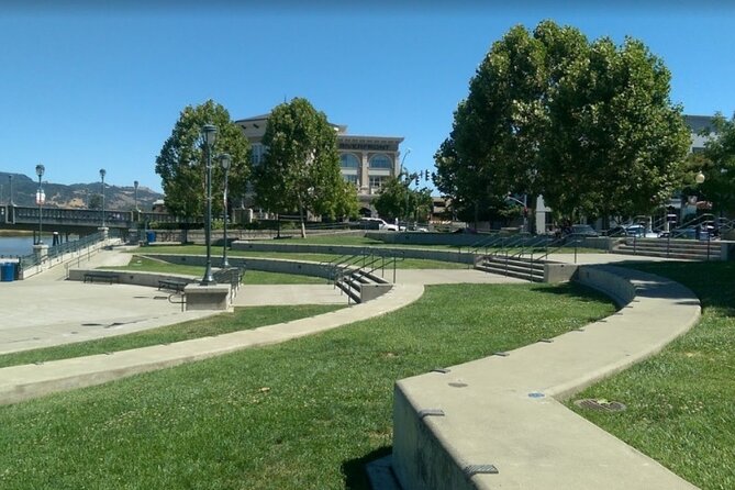 Self-Guided Scavenger Hunt: Napa Reflections - Navigating With the Lets Roam App