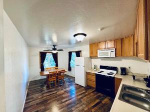 Shasta Inn - Guest Ratings and Reviews