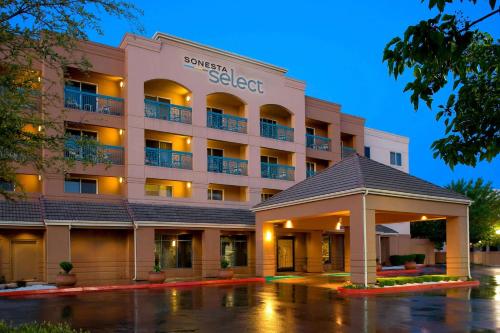 Sonesta Select Pleasant Hill - Guestroom Options