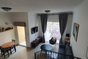 Spacious Villa With Terrace Close to the Sea - Outdoor Facilities