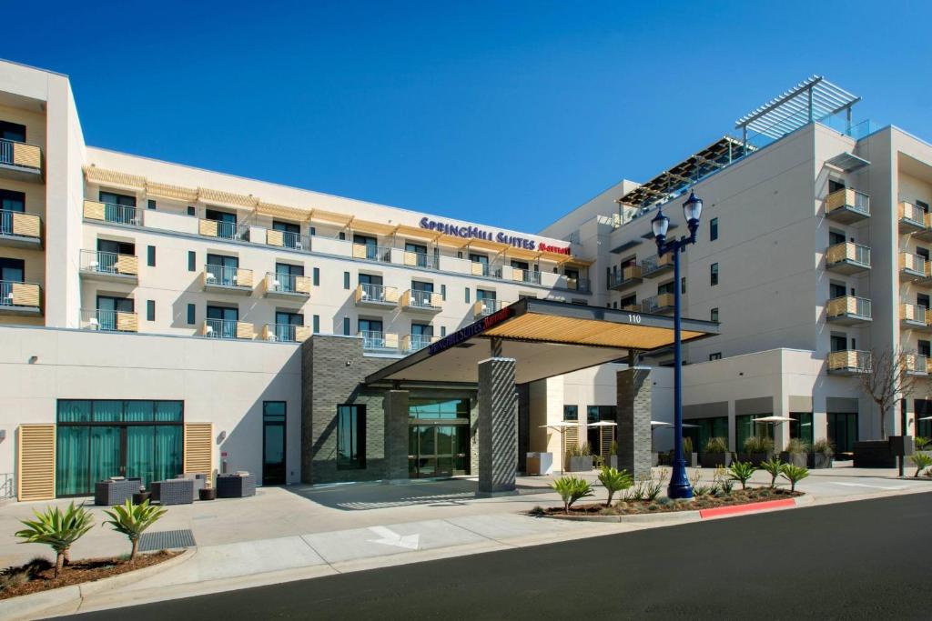 SpringHill Suites by Marriott Oceanside Beach - Room Features