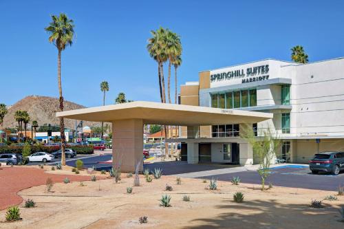 SpringHill Suites by Marriott Palm Desert - Impressive Amenities