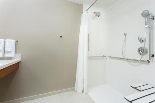 SpringHill Suites by Marriott San Diego Mission Valley - Dining and Breakfast Options