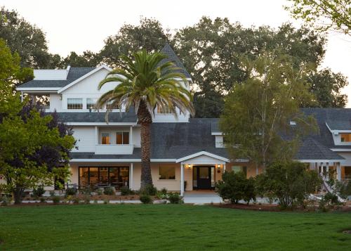 SummerWood Inn - Facilities and Services