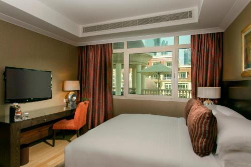 Swissôtel Al Murooj Dubai - Dining Options