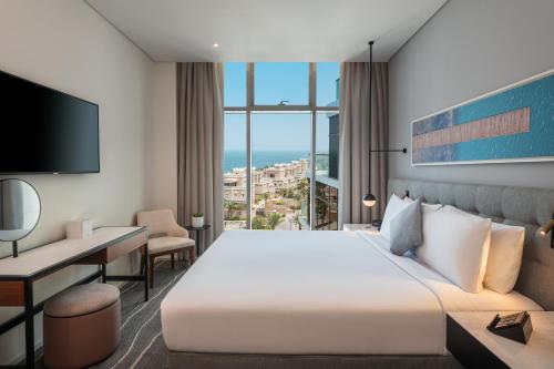 Th8 Palm Dubai Beach Resort, Vignette Collection, an IHG Hotel - Dining Choices
