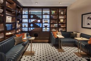 The Algonquin Hotel Times Square, Autograph Collection - Dining Options and Bars
