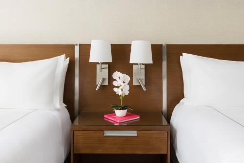 The Altair Bay Harbor Hotel - Dining and Breakfast Options